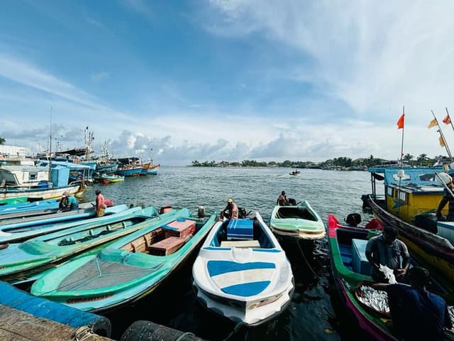Negombo Treasures: From Beach Bliss to Colonial Echoes - Photo 2
