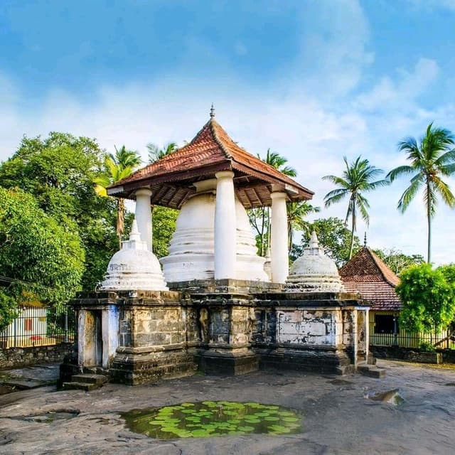 Sacred Triangle of Kandy: Gadaladeniya, Lankathilaka and Embekka
