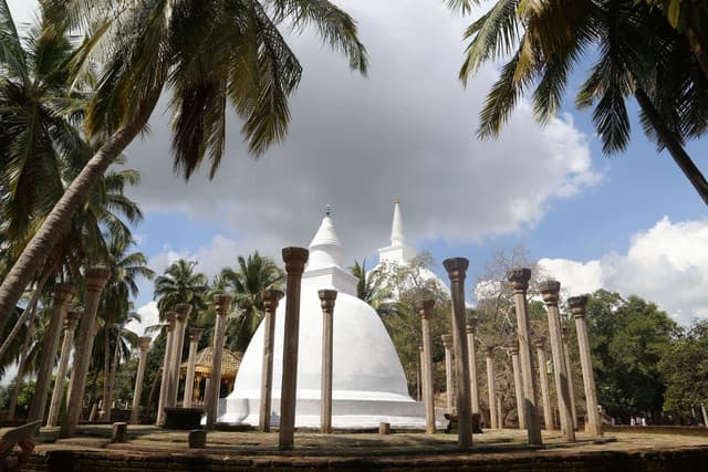 Mihintale – The Birthplace of Buddhism in Sri Lanka - Photo 4