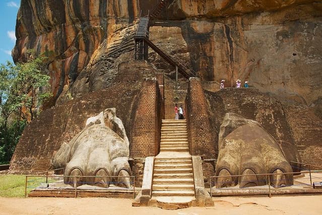 Sigiriya Rock Fortress Climb – Explore Sri Lanka’s Ancient UNESCO Heritage Site 5
