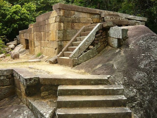 Ritigala Buddhist Monastery Sri Lanka - Ancient Ruins & Sacred Forest - Photo 2