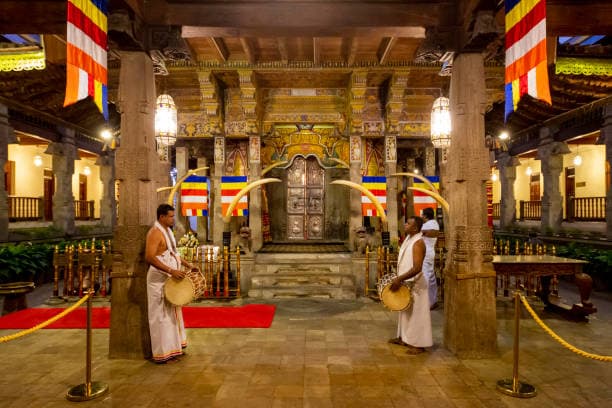 Temple of the Sacred Tooth Relic – Kandy - Photo 4
