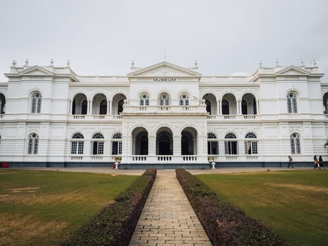 Half day Colombo City and Shopping tour 5